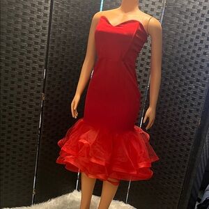 Elegant Red Strapless Dress with Ruffle Hem
